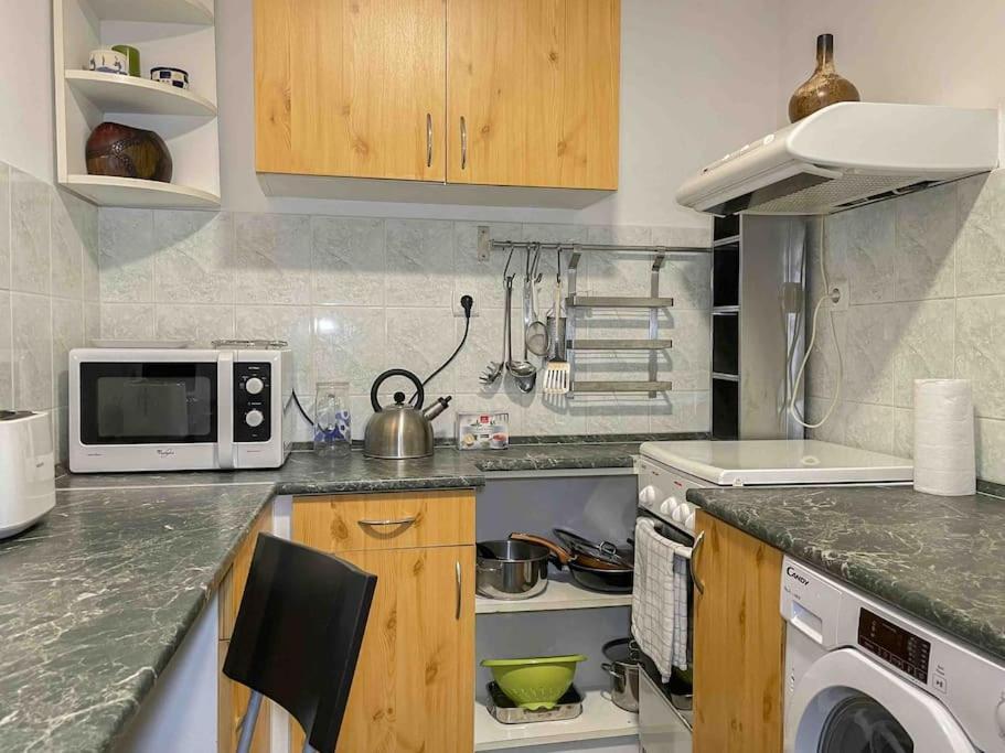 B15 Downtown Cosy Apartment Budapest Bagian luar foto